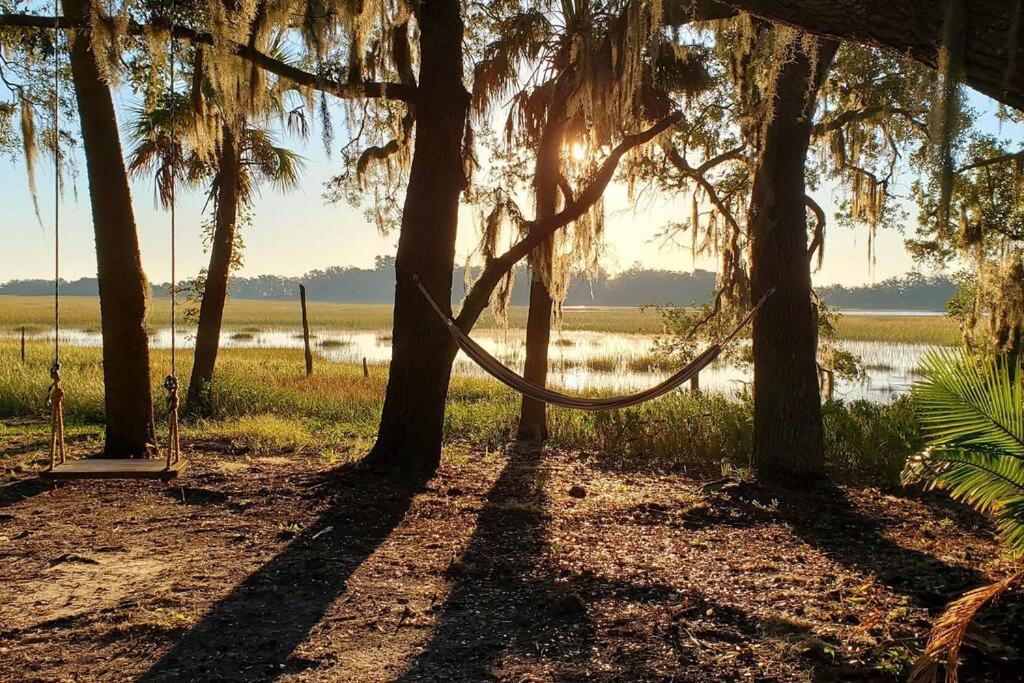 Secluded Tiny House By The Marsh With Hunting Island Beach Pass Frogmore エクステリア 写真